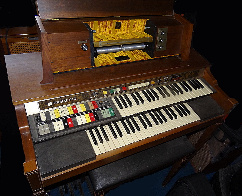 Hammond Orgel Club Holland › Dolphin