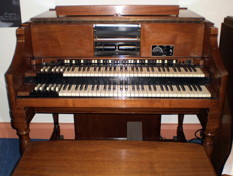 Hammond Orgel Club Holland › Model BA